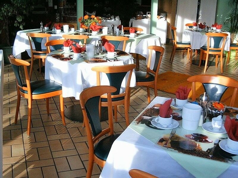 Sport Und Tagungshotel Kenzingen Exterior photo